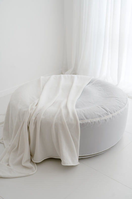 Inflatable newborn posing beanbag