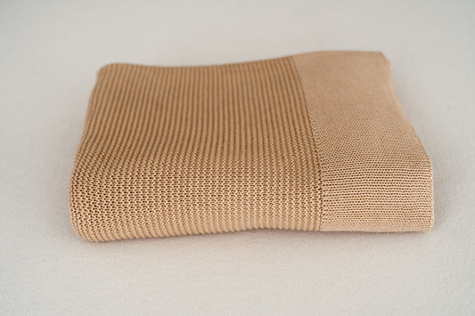 The Arlo Posing Blanket - Newborn Photography Prop close up
